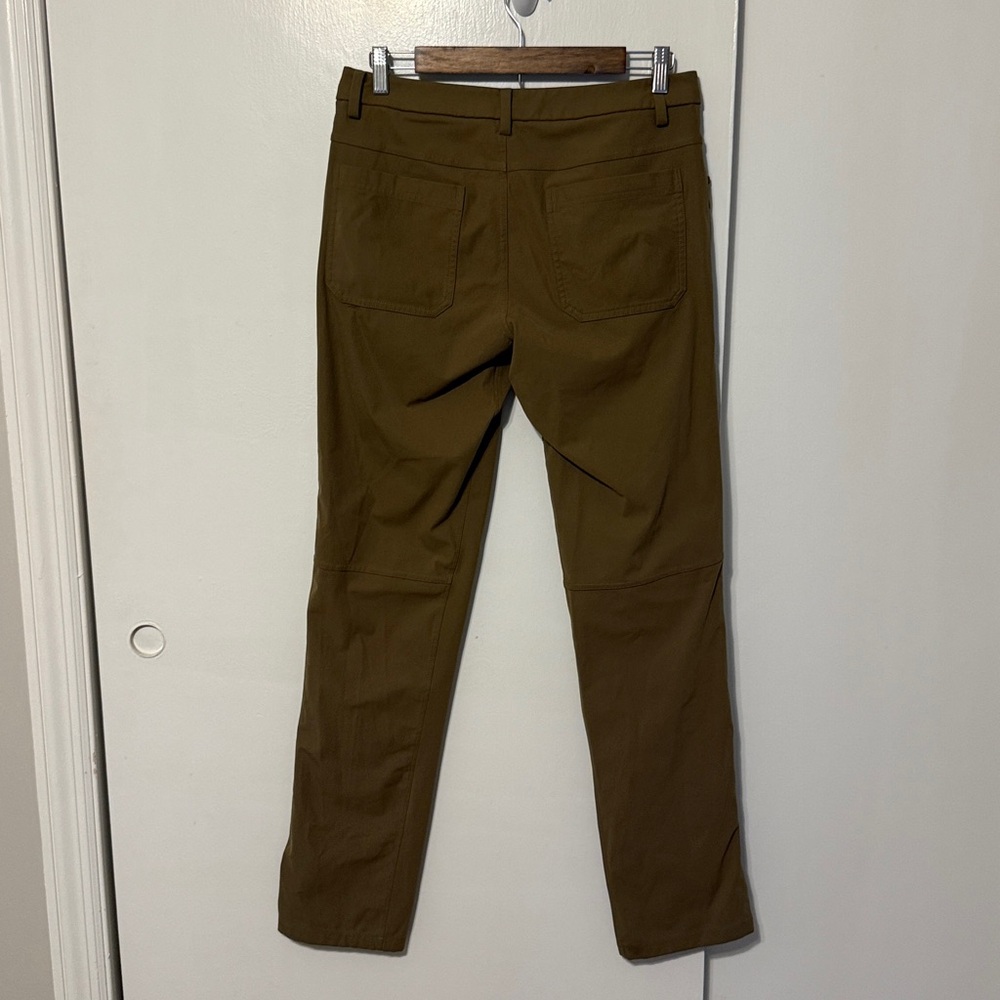 Lululemon ABC Pant Men 30x32 Tan Classic Fit Warpstreme Stretch Chino LM5335SE - Picture 6 of 13